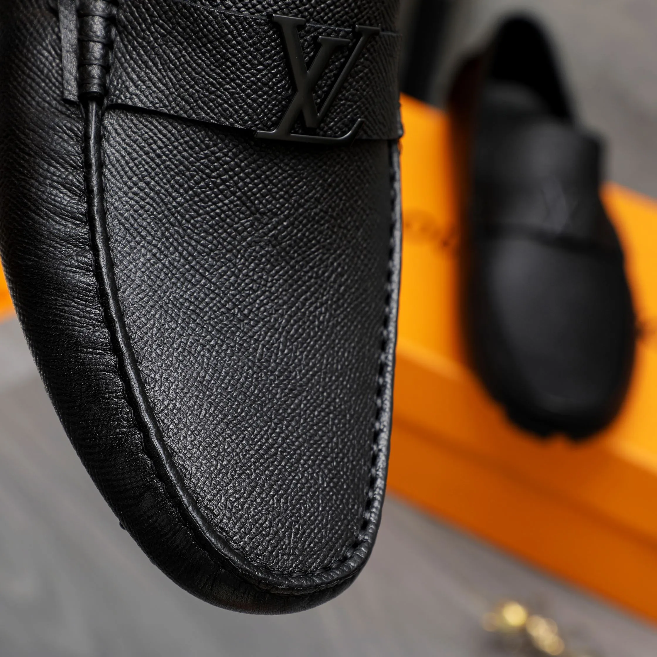 Men's shoes💰400 Product trademark: LV "Louis Vuitton" casual slip-on shoes Regular size: 38-45 (45 is custom-made and non-returnable) Product materials: Selected pebbled cowhide upper, pigskin lining, rubber outsole